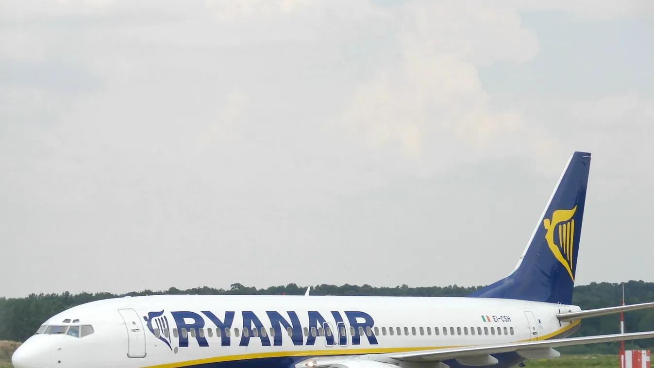 Közel kétszáz pénteki járatát törölte a Ryanair