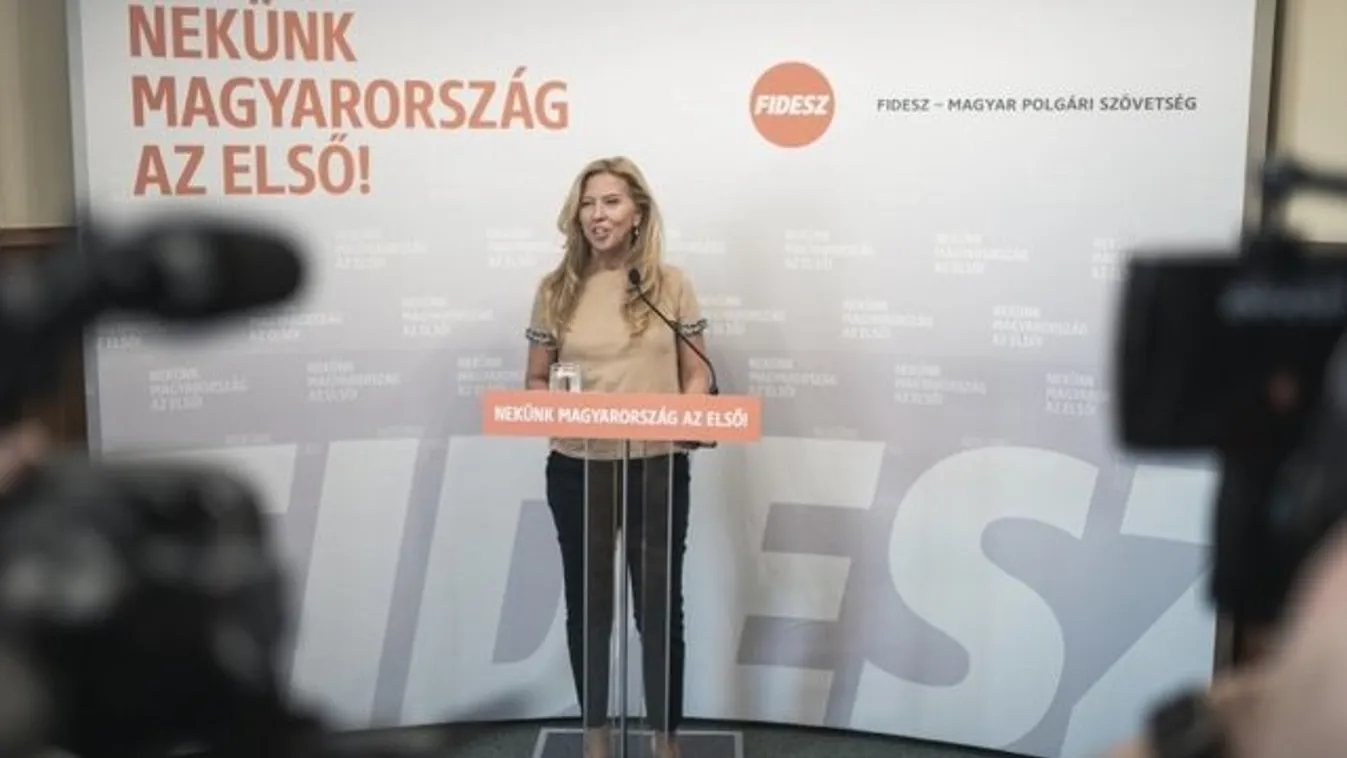 Fidesz: meg kell védeni a gyermeket nevelő családok juttatásait a baloldaltól