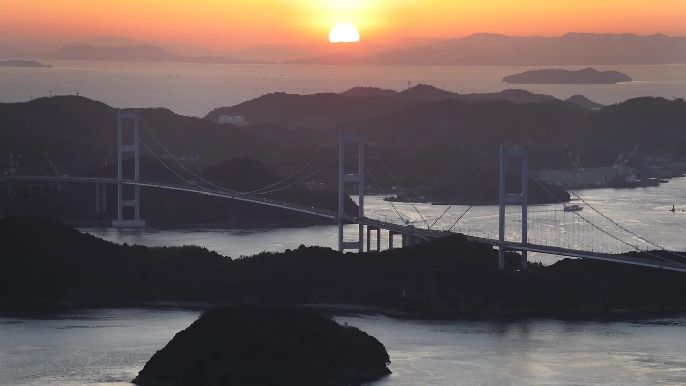 A napnyugta tette sztárrá ezt a japán strandot