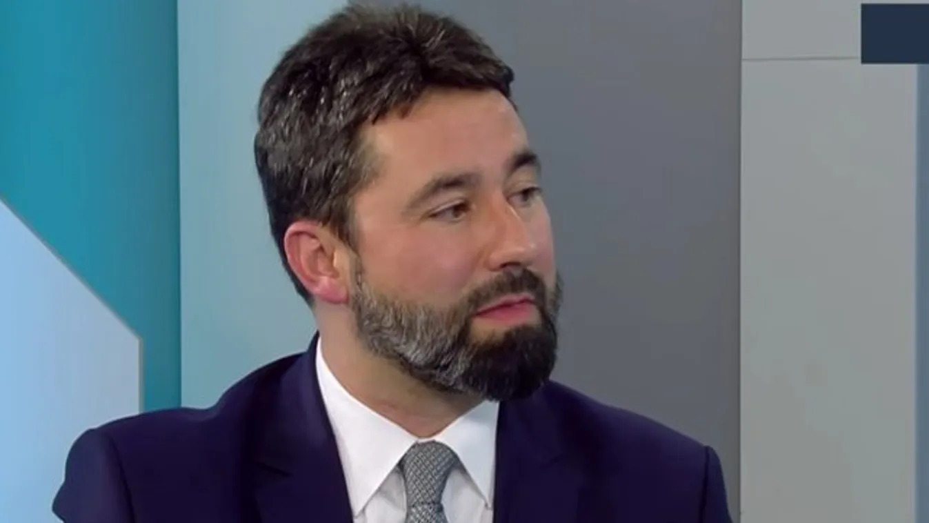 Fidesz: felháborító, hogy a "Soros-szervezetek" a törvények megkerülésére buzdítják a migránsokat