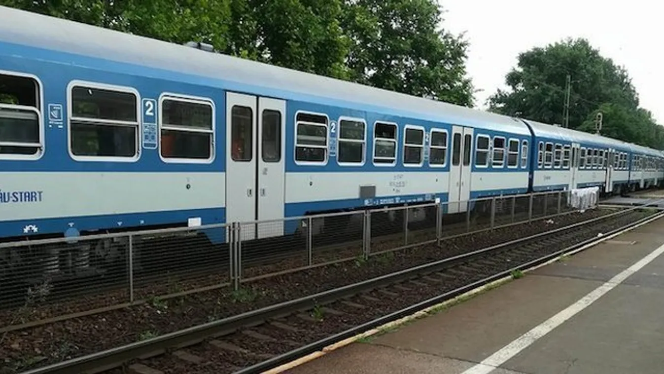Tragédia is történhetett volna: 80 méterre állt meg egymással szemben két vonat Gyálnál