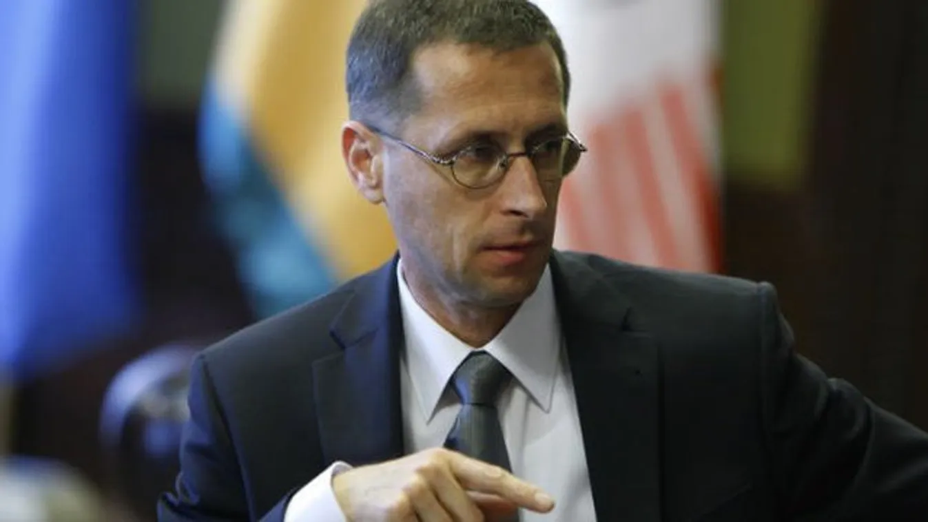 Varga: az ellenzék be akarja csapni az embereket