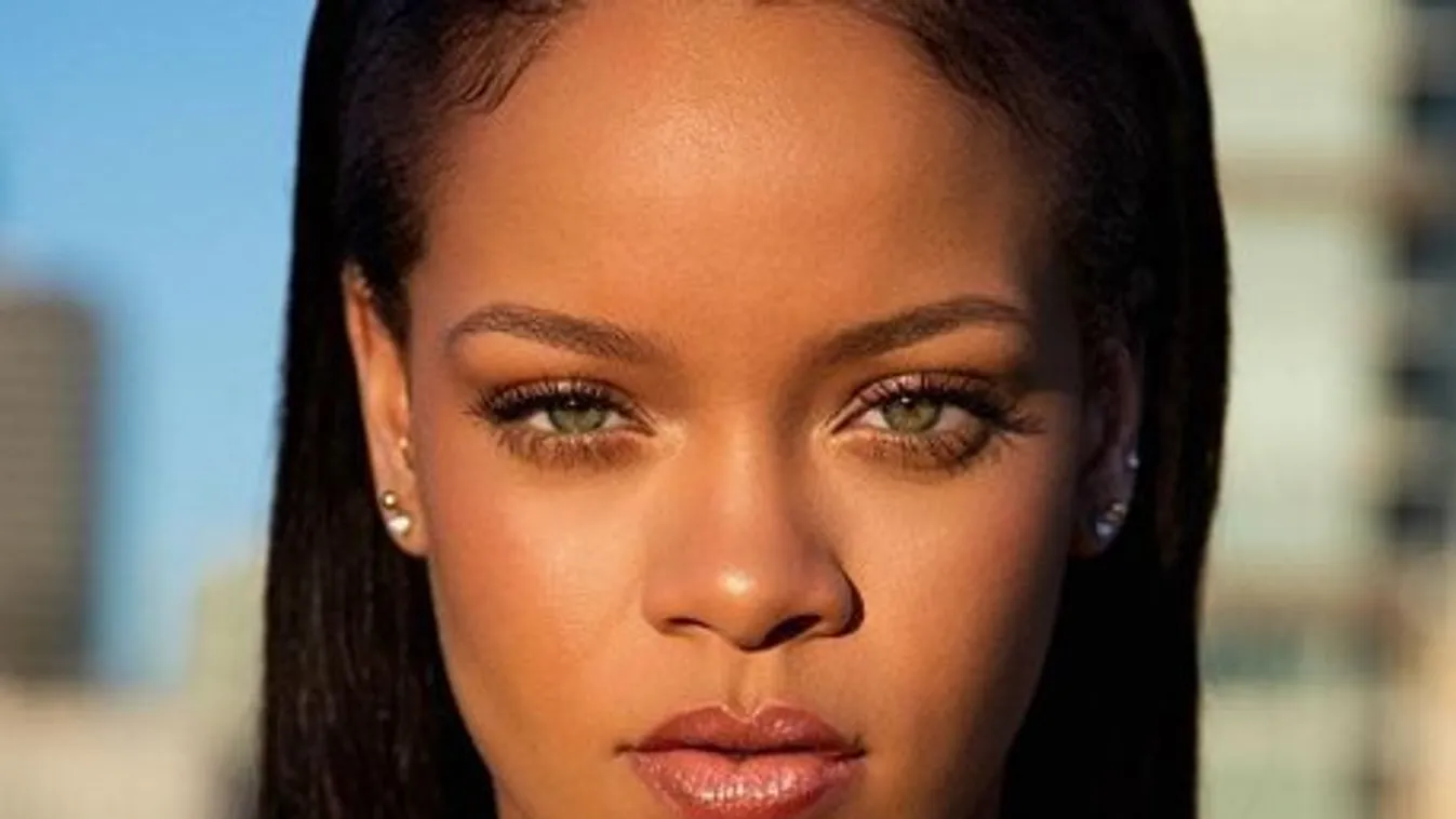 Fehérneműben szexizik Rihanna, így buzdít pénzköltésre