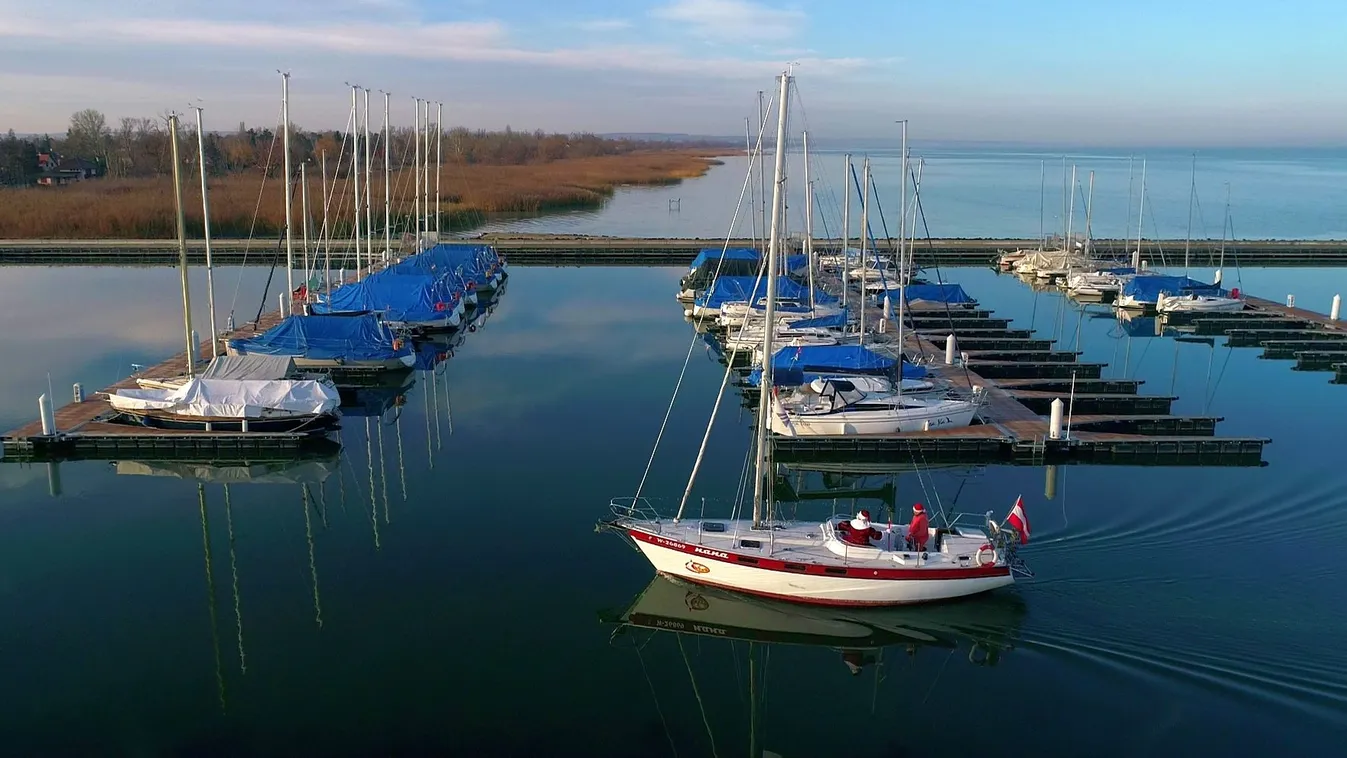 Újra szeli a Balaton vizét Nana, a fényvitorlás