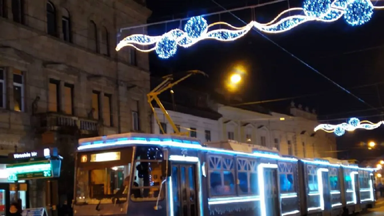 Jégpalotává változott a miskolci villamos
