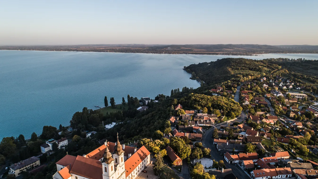 Felújítják Tihany teljes központját