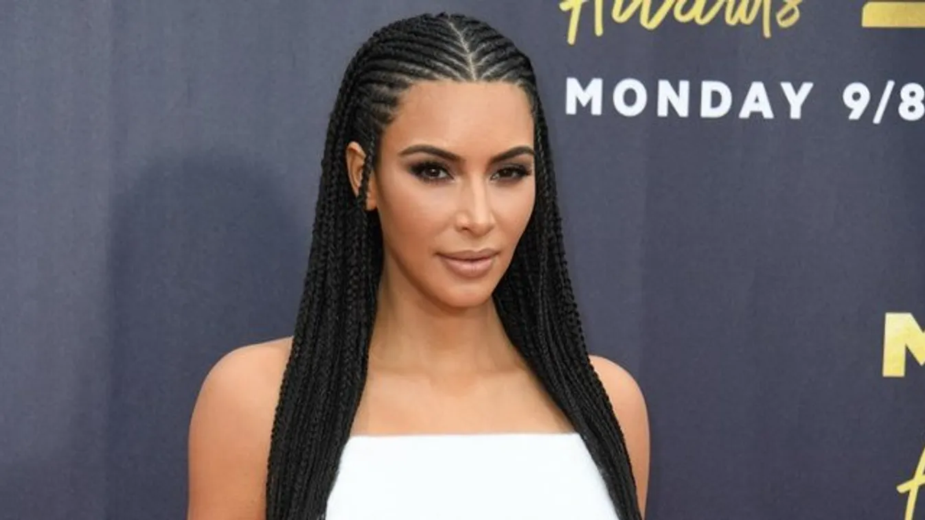 Te jó ég, rá sem ismerni Kim Kardashianra tiniként! Kisgyerekként meg pláne!