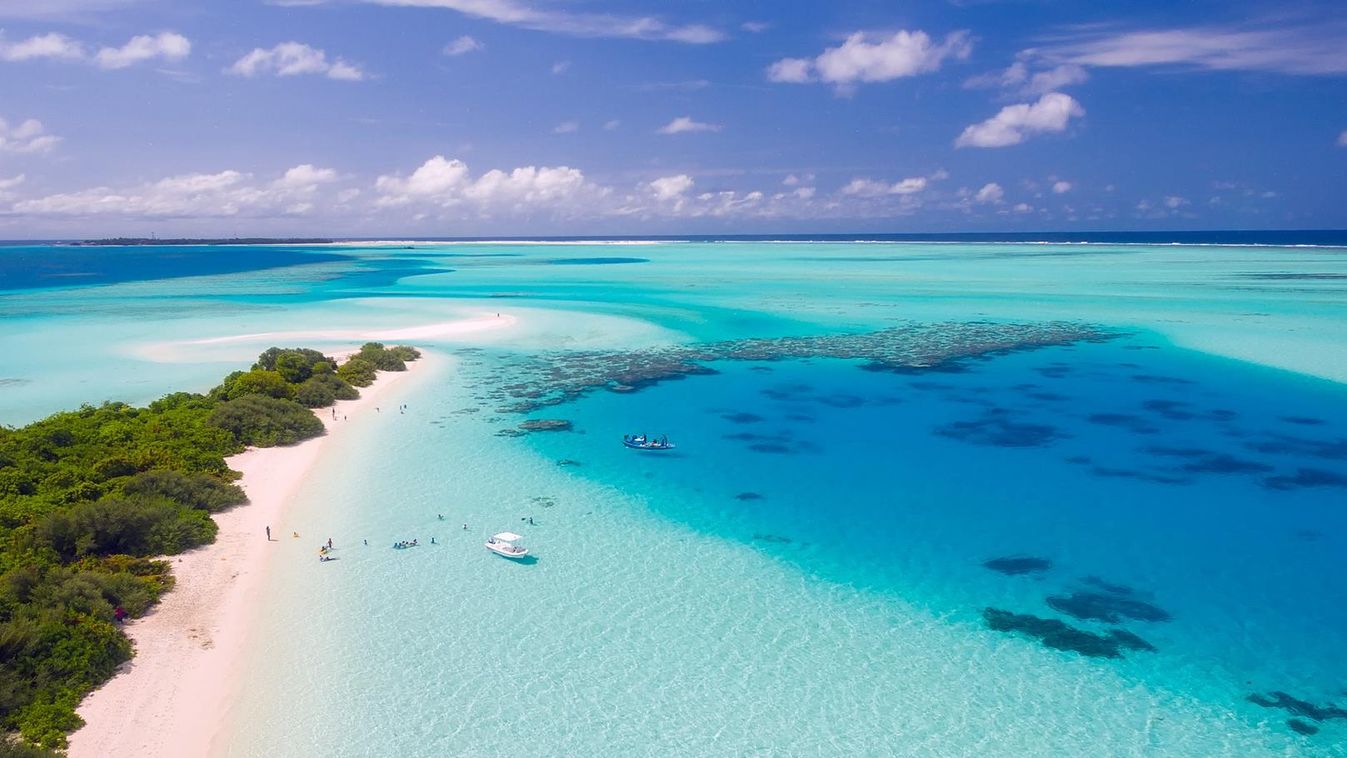 https://cdn.borsonline.hu/2019/01/-4V3w_QHUBOgiZcrDtDhBMjSEFrDHUem9YWO7bjsIWs/fill/1347/758/no/1/aHR0cHM6Ly9jbXNjZG4uYXBwLmNvbnRlbnQucHJpdmF0ZS9jb250ZW50Lzc4MmVlZDcyOGVjMzQ0NWNhMjM2ZGI2NGY4ZTYzYjE4.jpg
