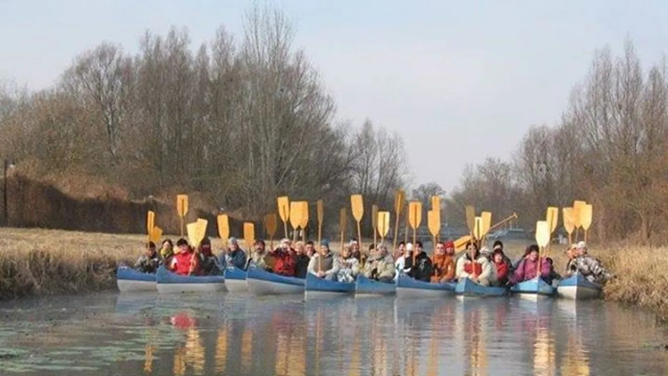 Evezzen a gőzölgő Hévízi-patakon a Kis-Balatonig!