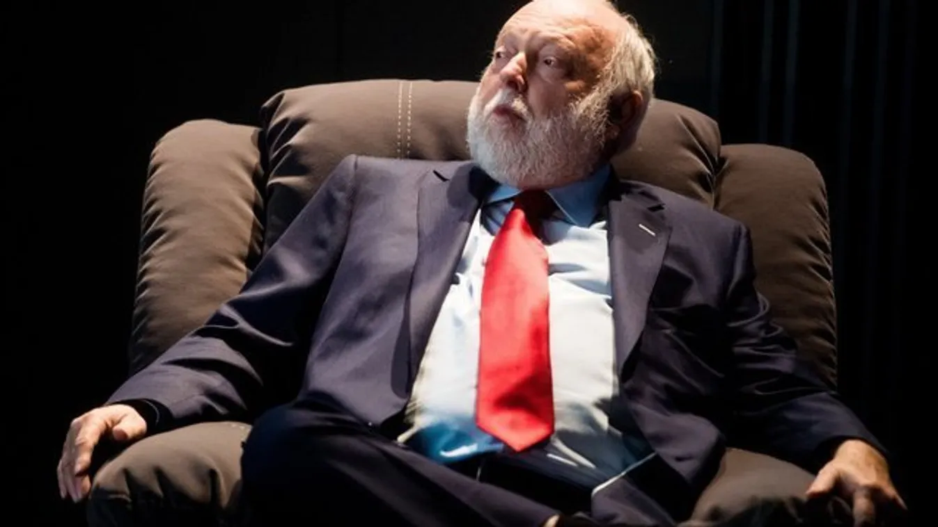 Zárt körben búcsúztatják Andy Vajnát