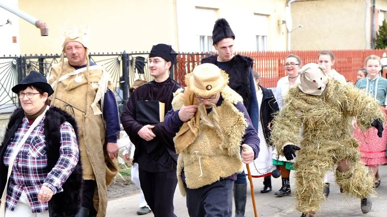 Kirúgják a csűr oldalát a panyolai farsangi mulatságon