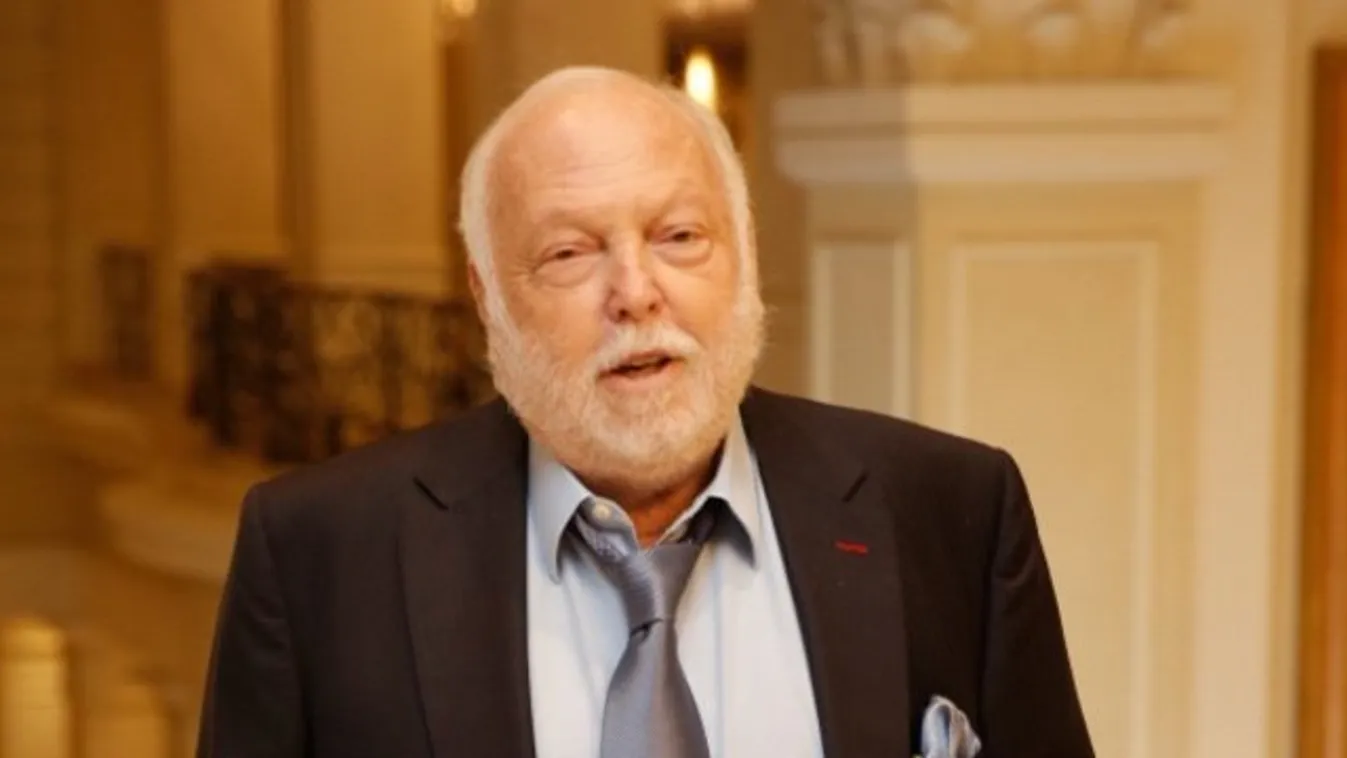 Blikk: Andy Vajna az ágy mellett esett össze