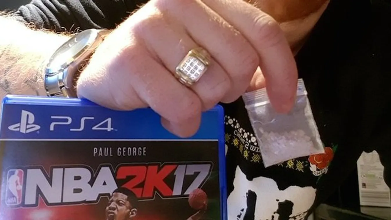 Drogot talált a gyermekének vásárolt videojátékban