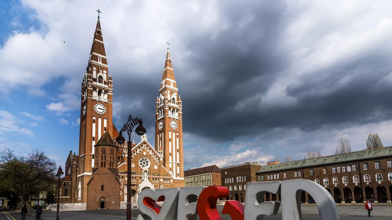 Queennel és árvízi évfordulóval vár Szeged 2019-ben
