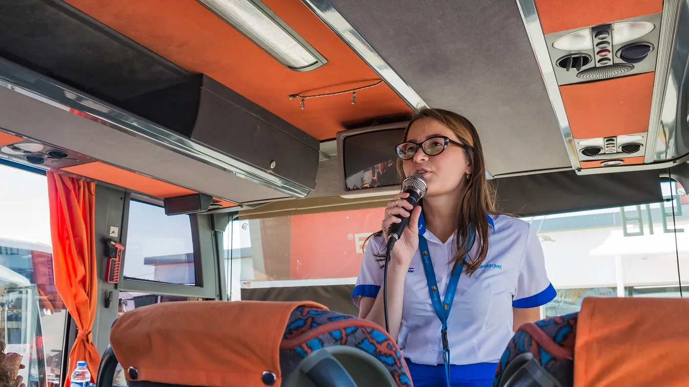 Ingyen városnéző busz és hajó is vár az idegenvezetők napjain