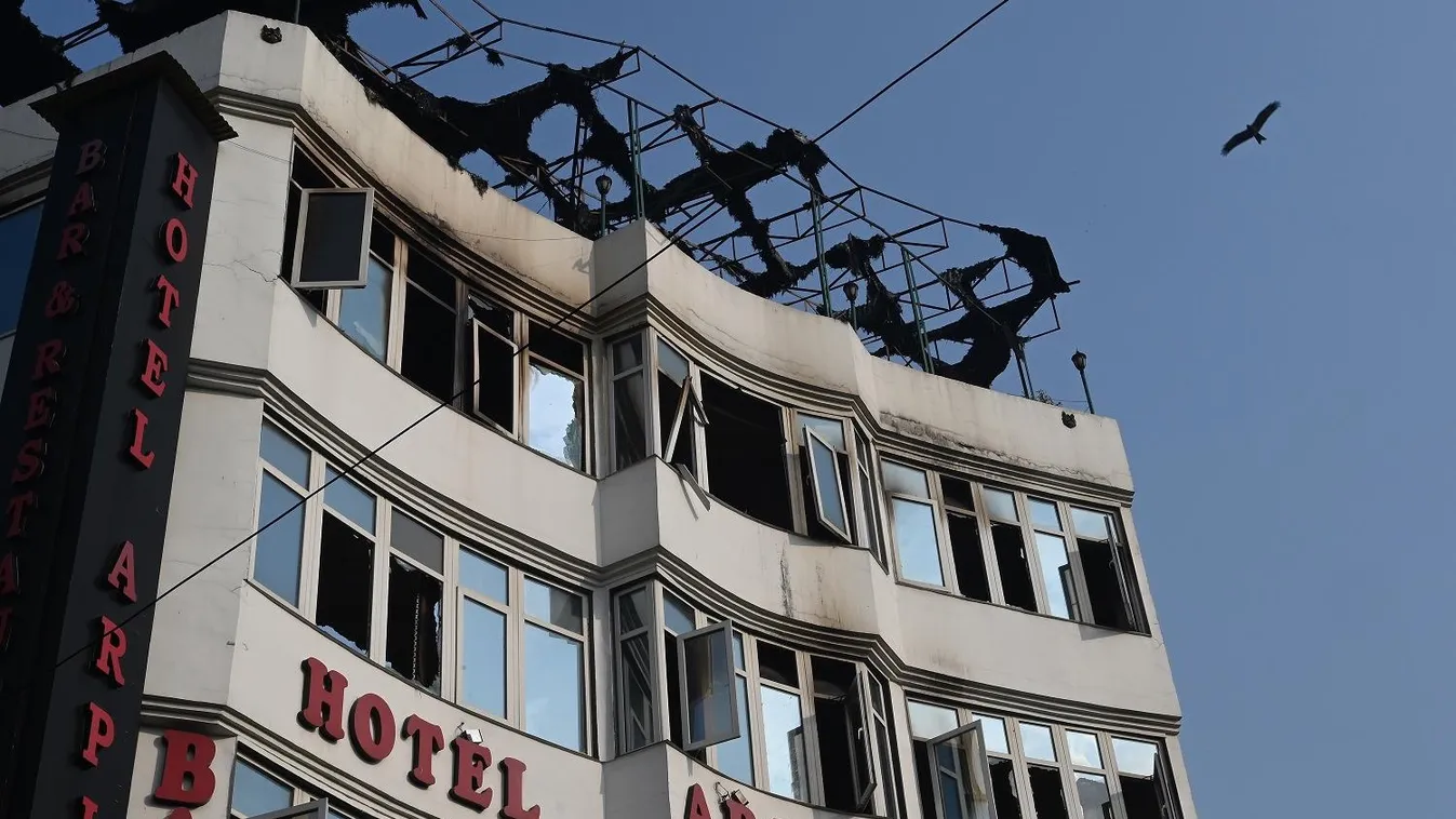 Már 17 halottja van az indiai hoteltűznek
