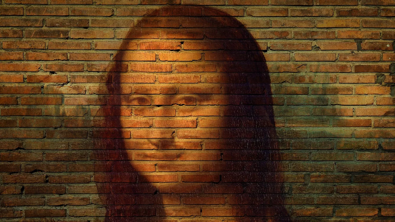Negyven meztelen Mona Lisa érkezik a francia kastélyba