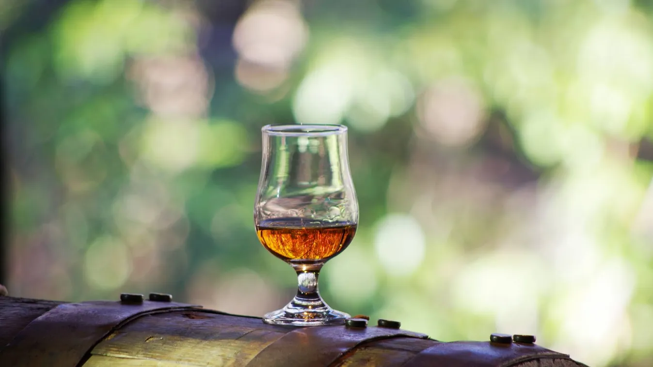 Soha nem ízlelt bourbon-nel állt elő a világ két legnagyobb whisky lepárlója