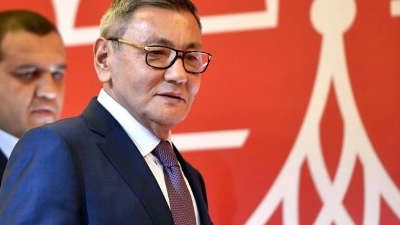 Perel és kivár a Nemzetközi Ökölvívó Szövetség elnöke