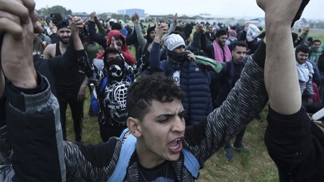 Már kétmillió migránskártyát osztott ki Brüsszel!