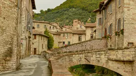 Szerb Antal Umbriájában még a holtak kapuja is csodálatos