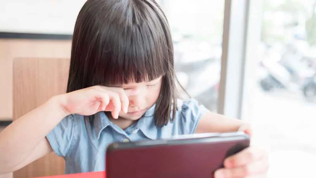 Hogyan védjük gyermekeinket a digitális veszélyektől?