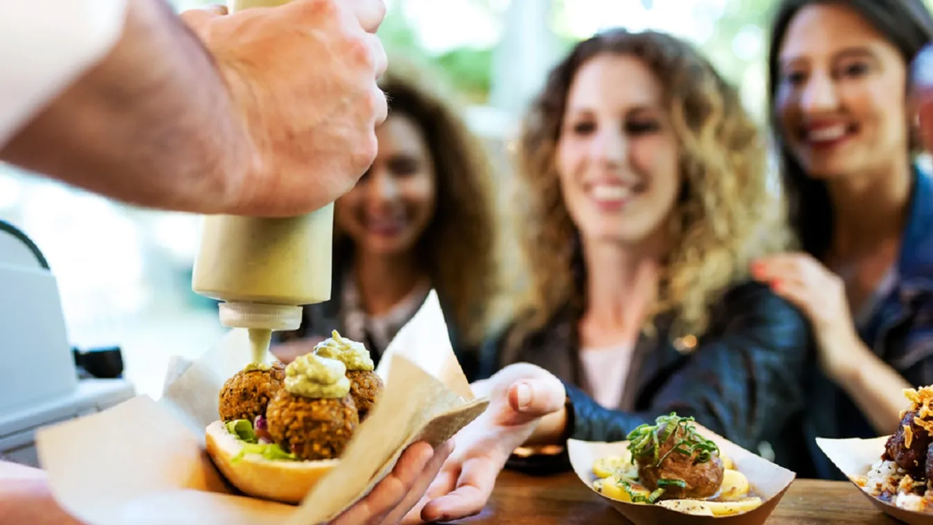 Ínyenc street food különlegességek illatoznak Belgrád központjában