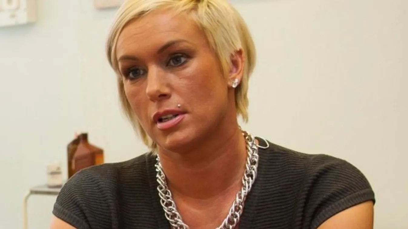 Összetört Molnár Anikó