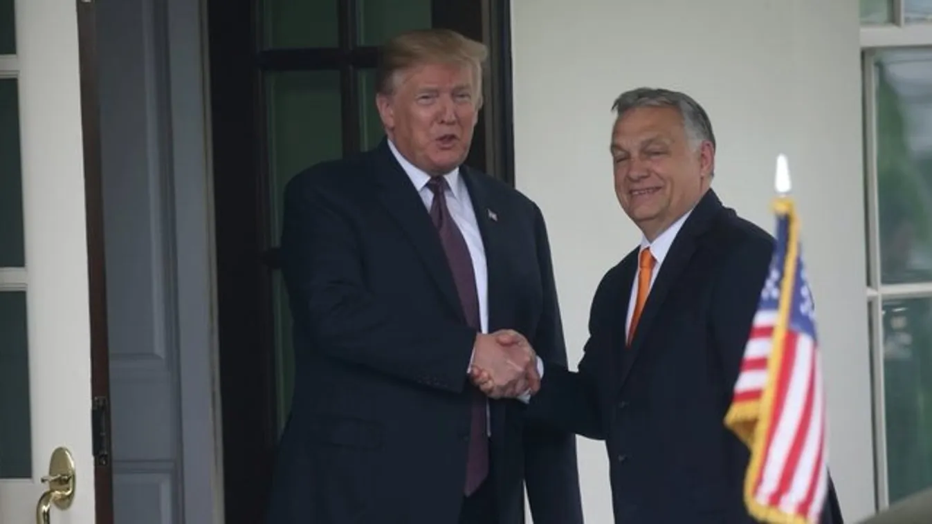 Így érkezett meg Orbán Viktor a Fehér Ház elé - videó