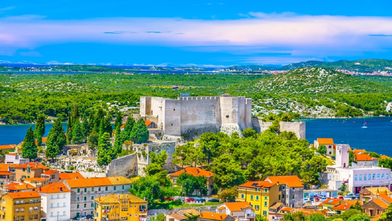 Felvonóval kötik össze Sibenik nevezetességeit