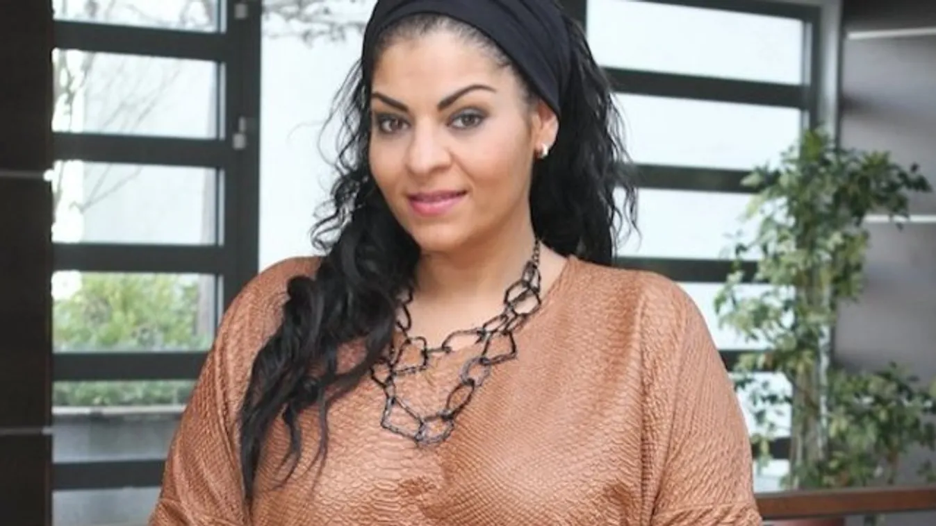 Fatima megőszült Angliában!