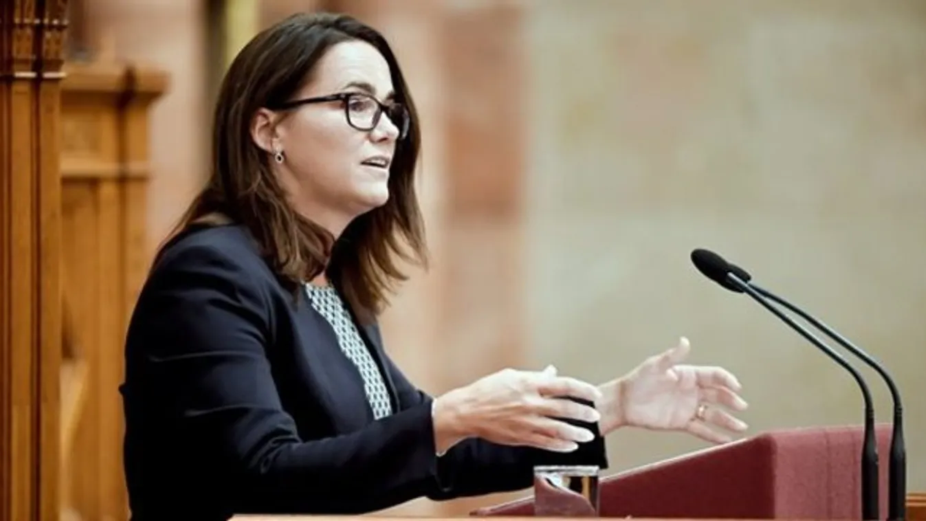 Novák Katalin: Jövőre 2200 milliárd forintot fordít a kormány a családokra