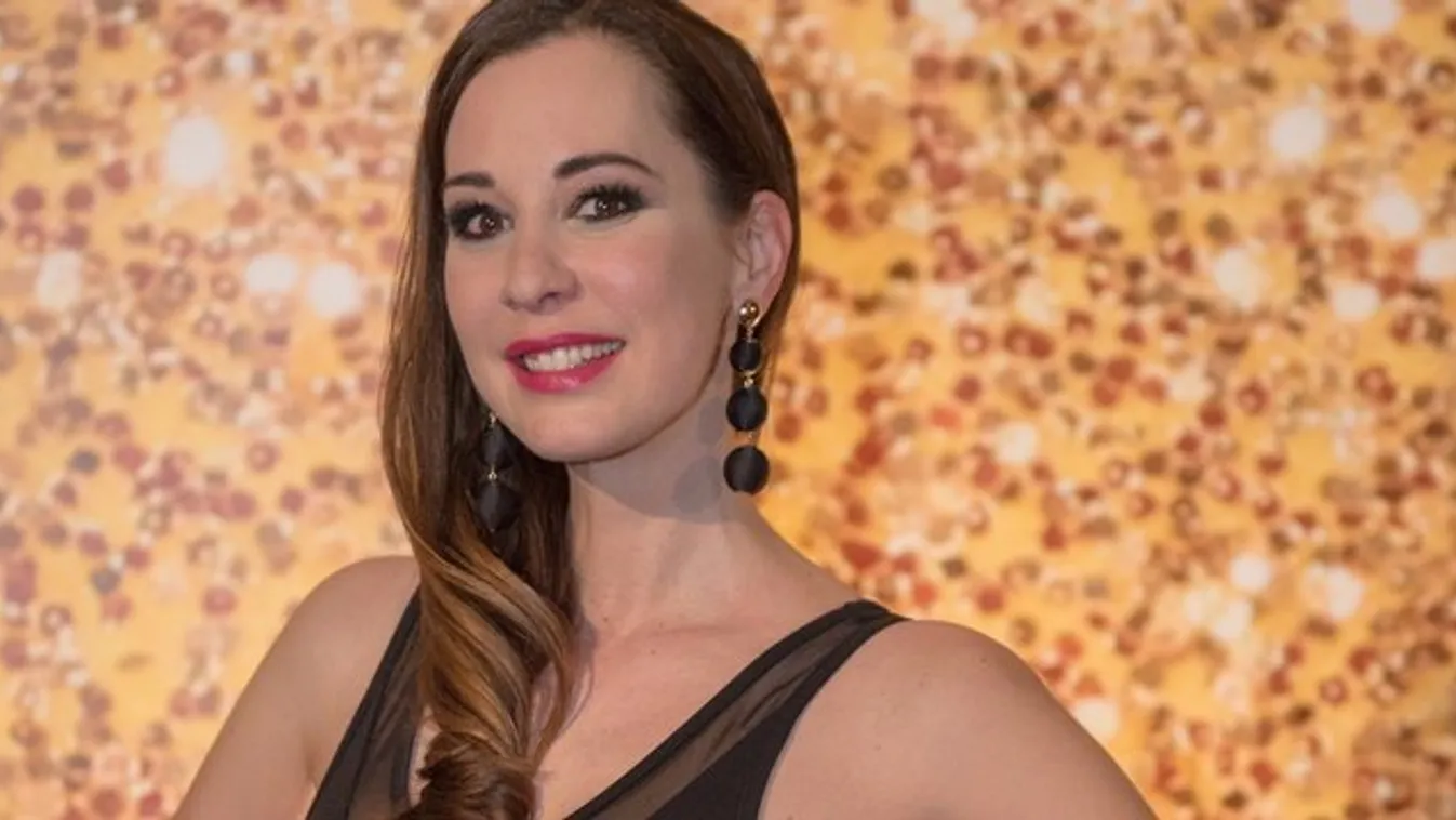 Demcsák Zsuzsa végre megvillantotta a gyűrűjét