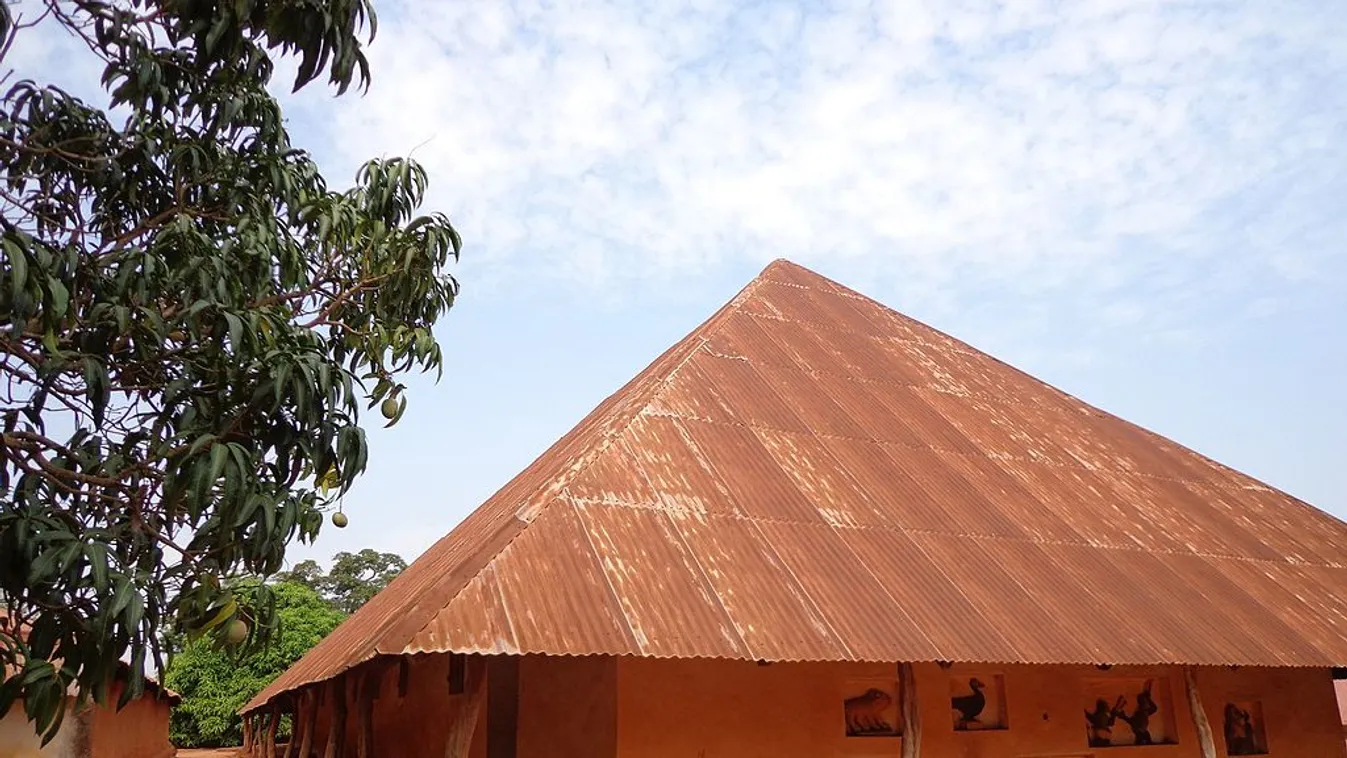 Benin világörökségi helyszínt választott a franciáktól visszakapott műkincseknek