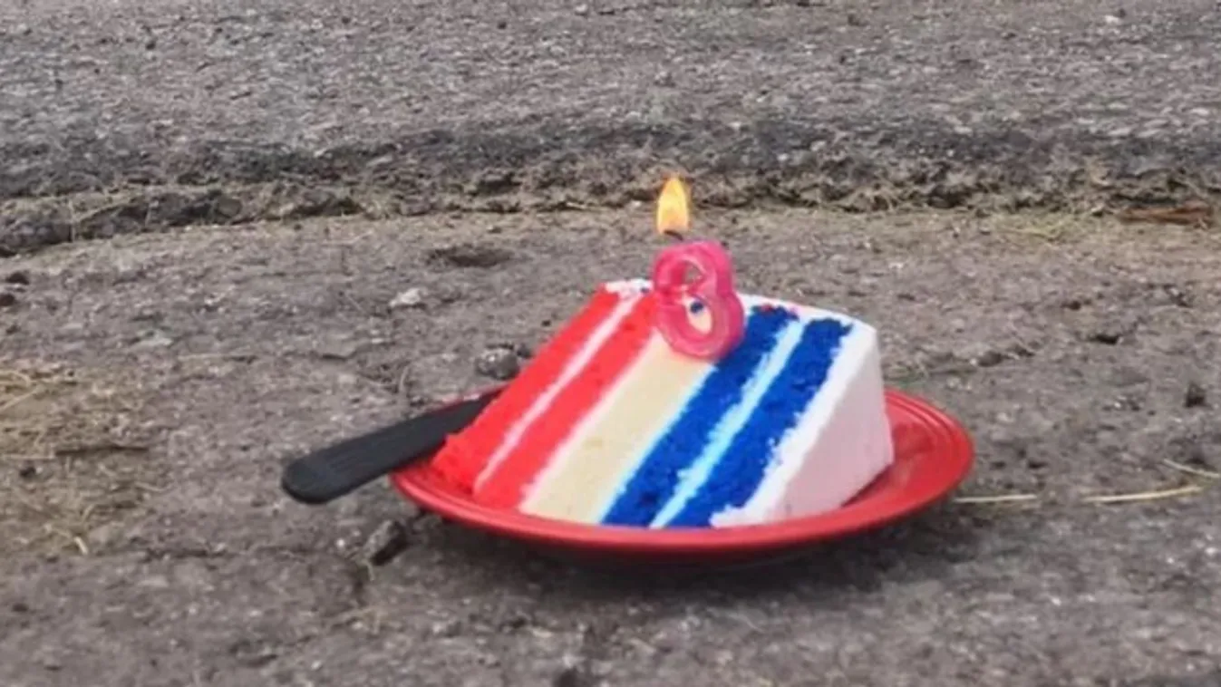 Szülinapi tortát kapott egy kátyú