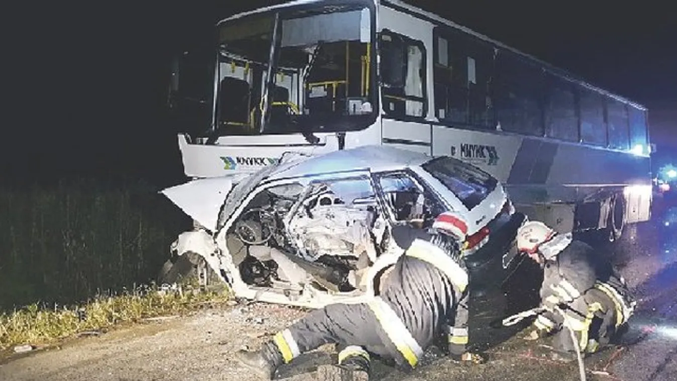 120-szal hajtott a busznak a suzukis nő – 18 éves utasával rohant a halálba
