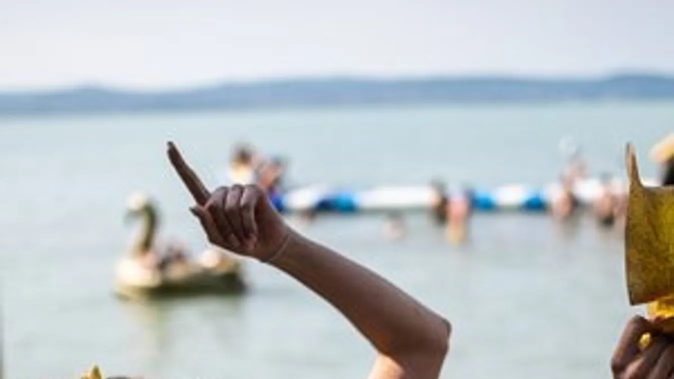 ’Beach Bash’ partik a strandon