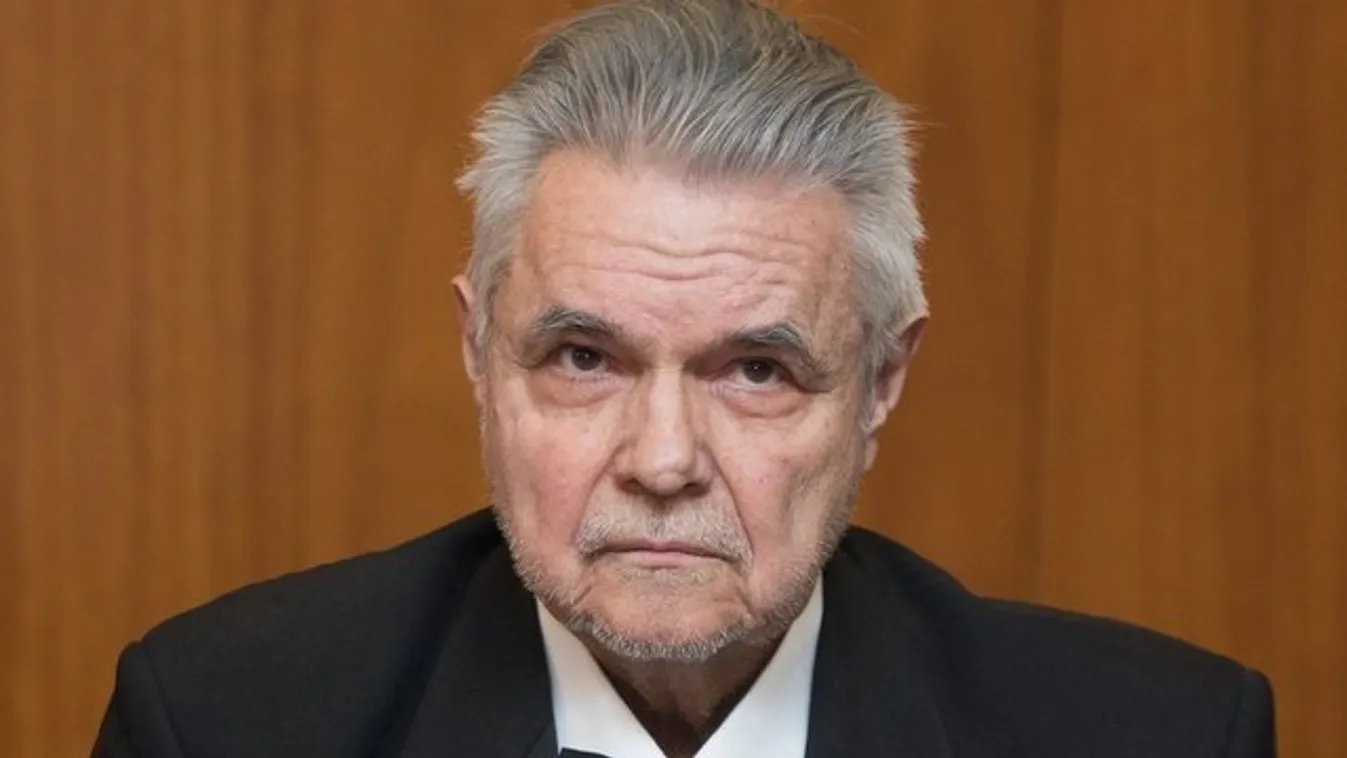 Unokájára hagyja vagyonát Oszter Sándor
