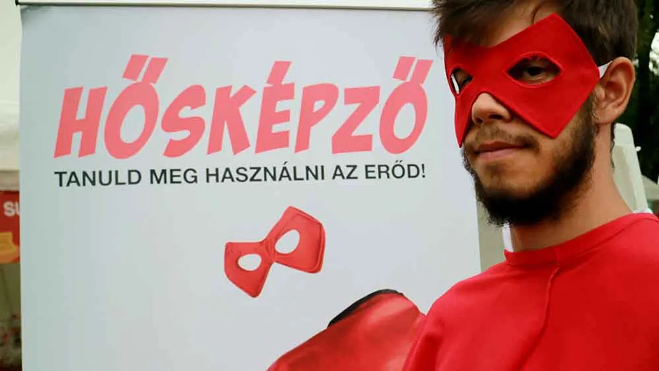 Fiatalokkal folytatja elsősegélyprogramját a Magyar Vöröskereszt