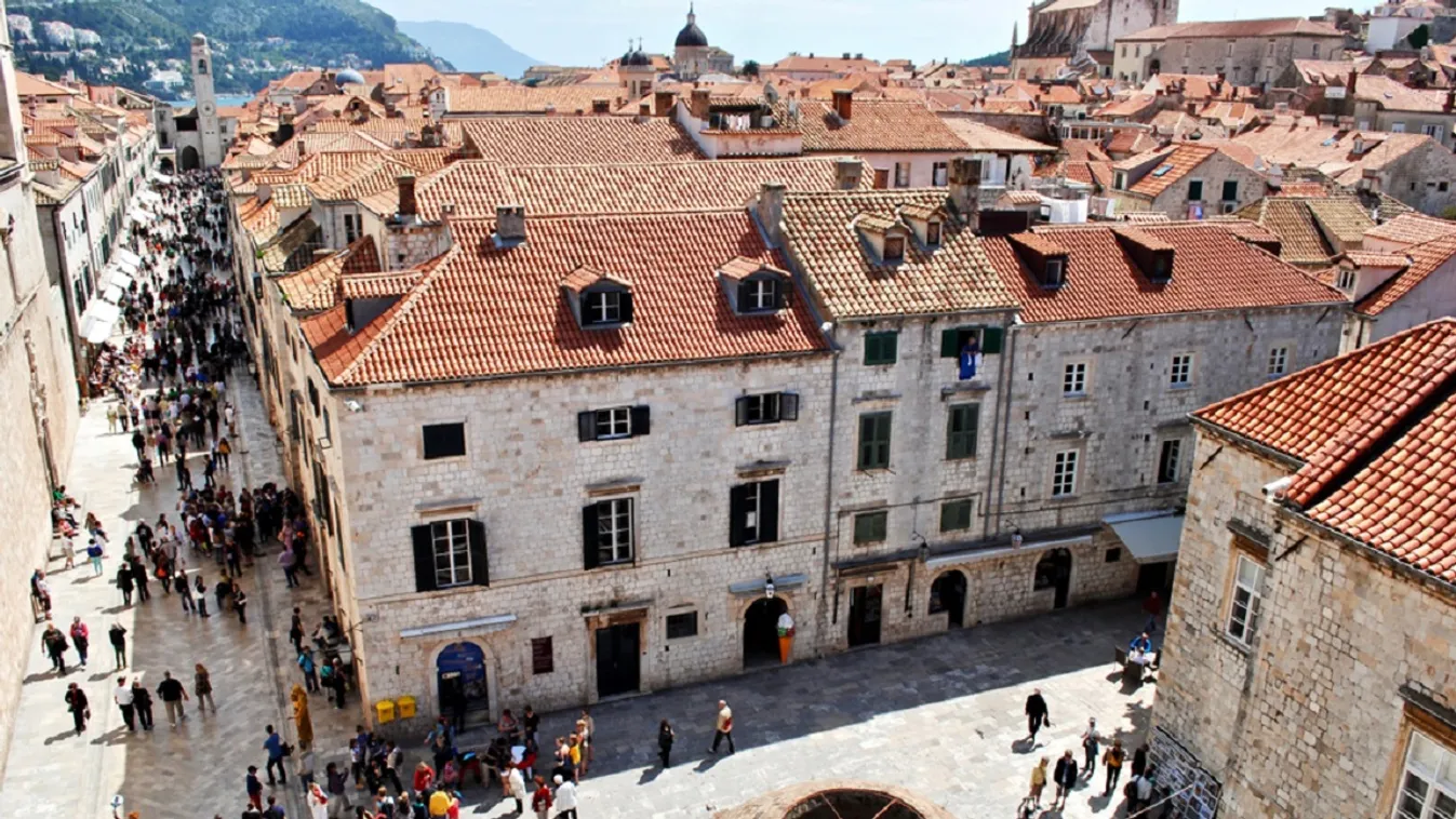 Szinte már káros mennyiségű turista van Montenegróban és Horvátországban