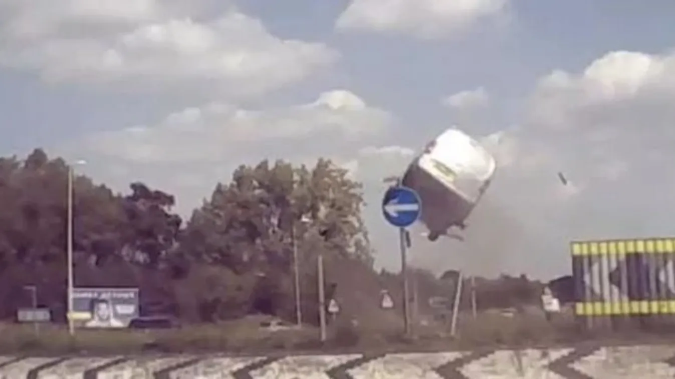Képtelen volt szabályosan behajtani a körforgalomba, repülőt csinált az autójából – videó