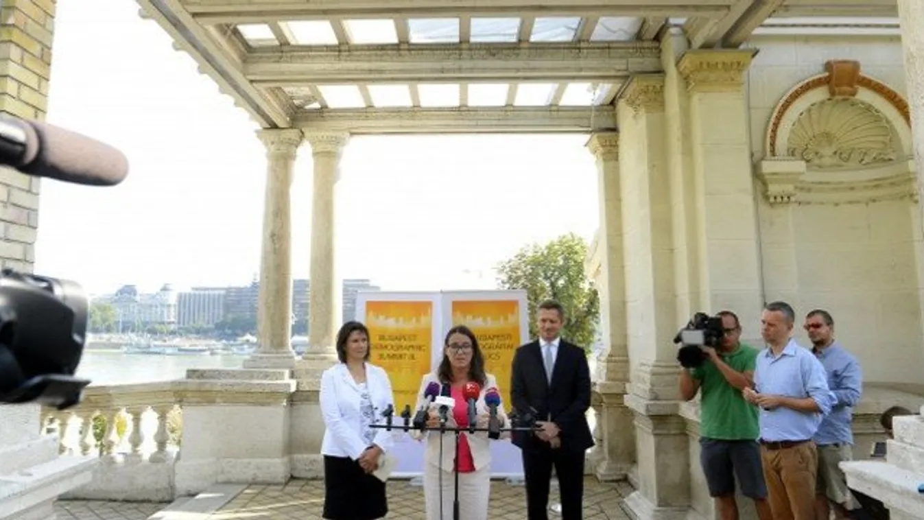 Novák Katalin: Tanulásra is alkalmat ad a III. Budapesti demográfiai csúcs
