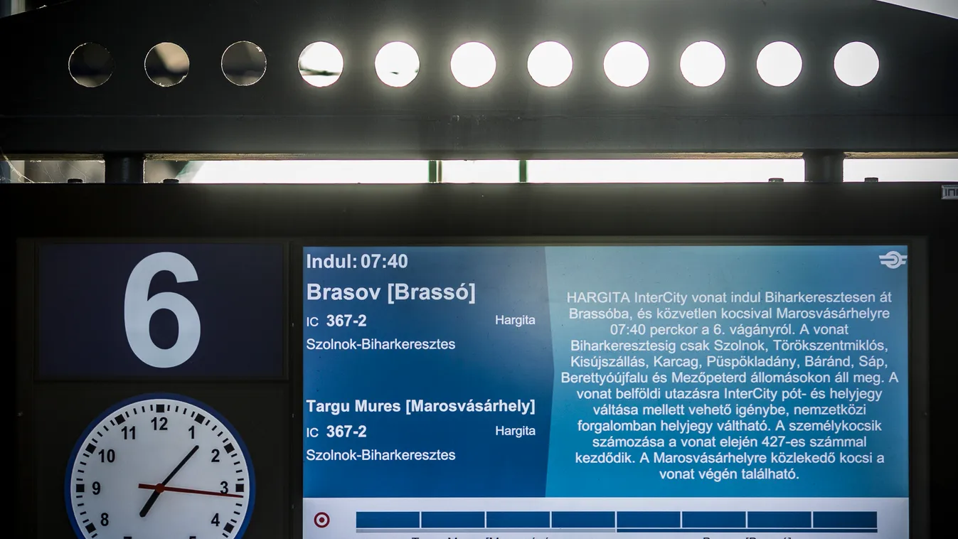 Elindult az első, magyar nyelven is feliratozott vonat a határon túlra
