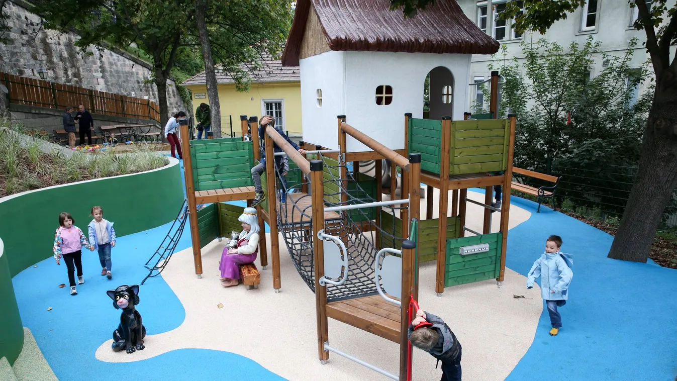 Cafrinka kunyhójával nyílt meg a Szaffi játszótér Budán