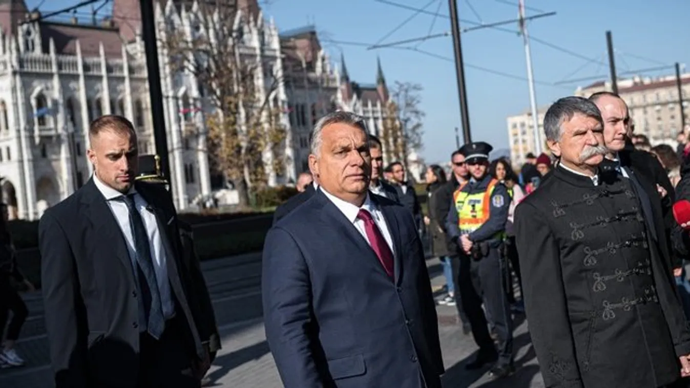 Képeket tett közzé Orbán Viktor a Vértanúk Emlékművének újraavatásáról