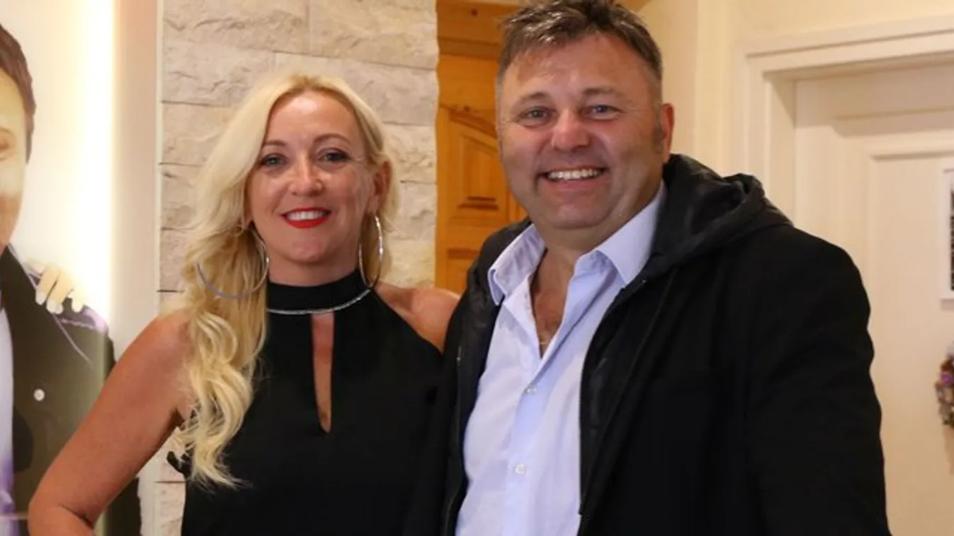 Engedéllyel flörtöl Kandász Andi