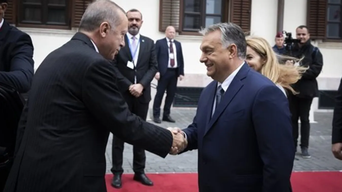 Orbán Viktor a Karmelita kolostorban fogadta a török elnököt