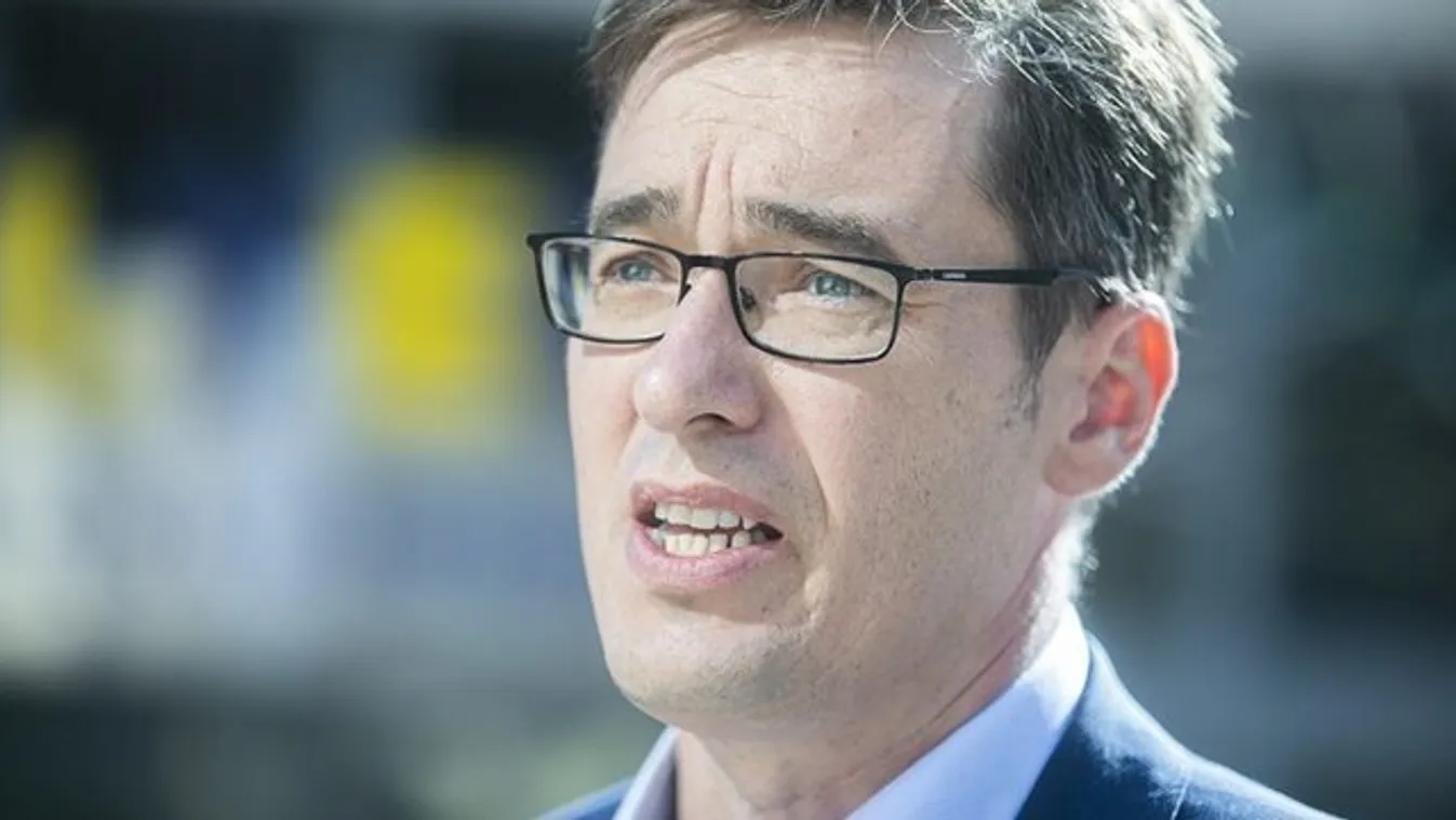 Tolják a pénzt a haveroknak a balos önkormányzatok