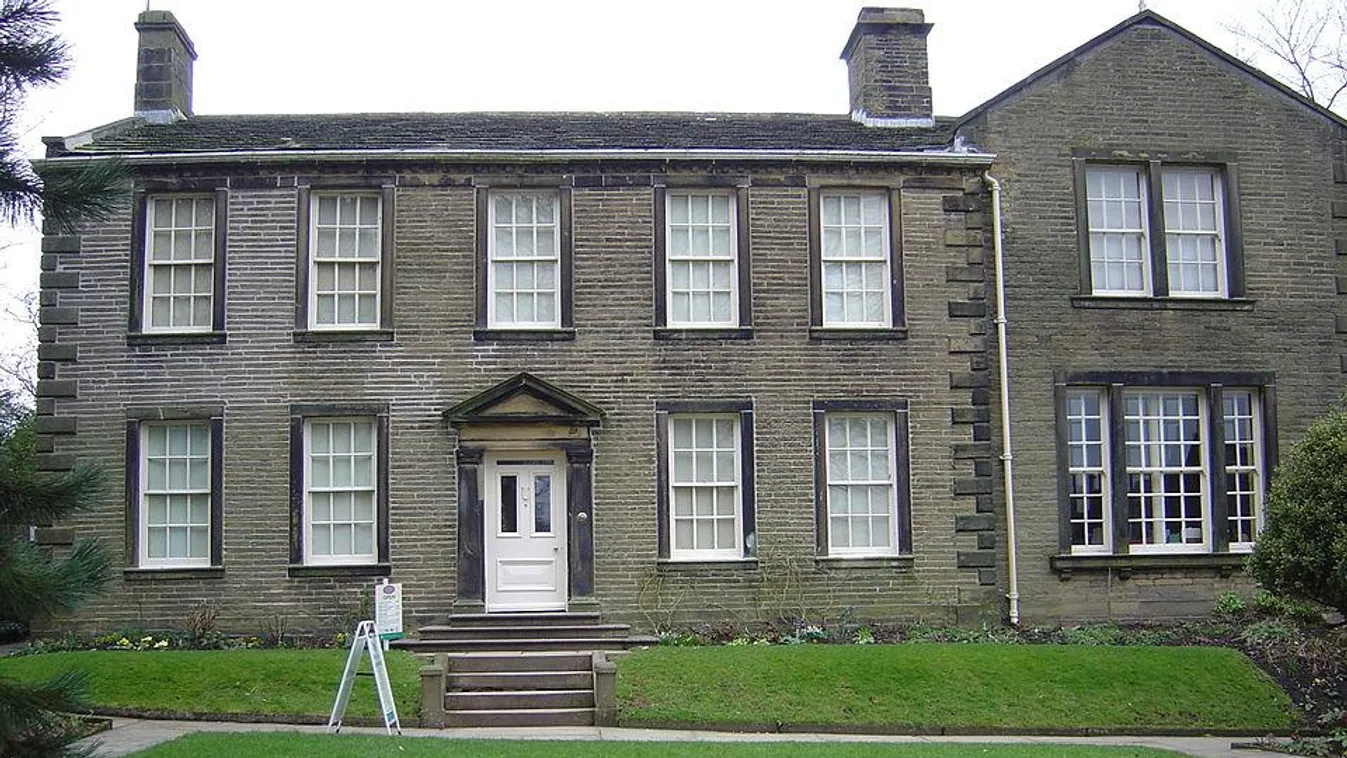 A britek megszerezték Charlotte Brontë 14 éves korában írt könyvét