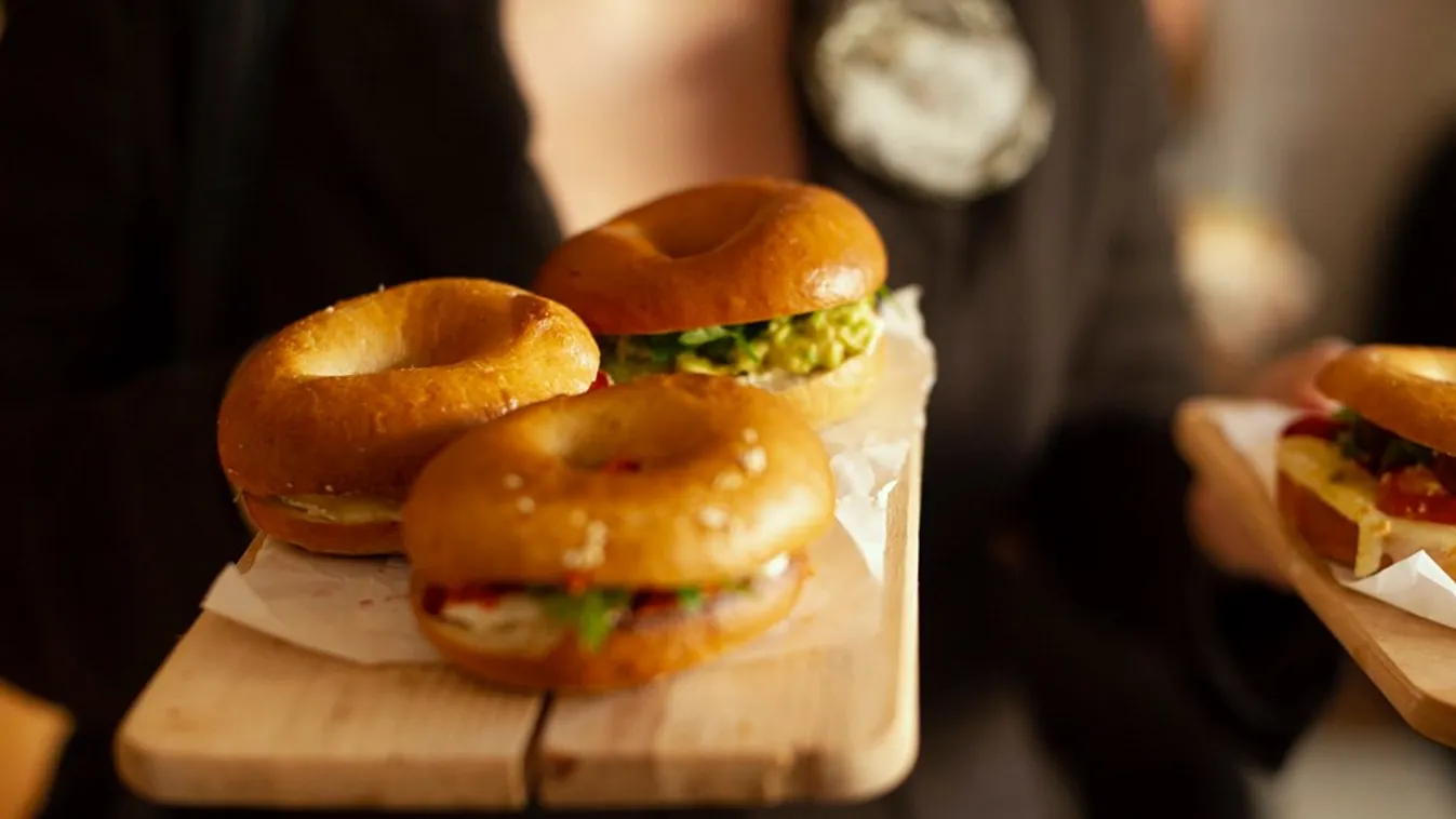 Találtunk egy helyet, ahol találkozik a művészet és a bagel